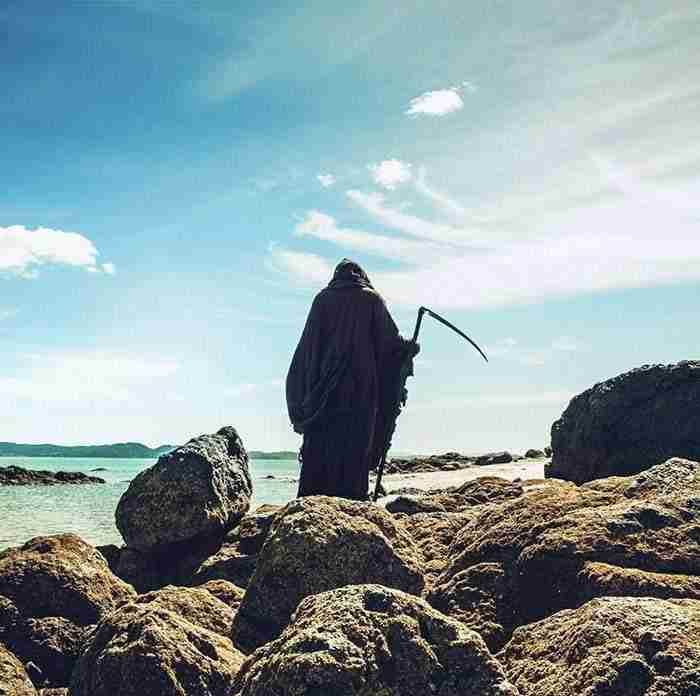 This 'Swim Reaper' Instagram Account Is Absolute Gold