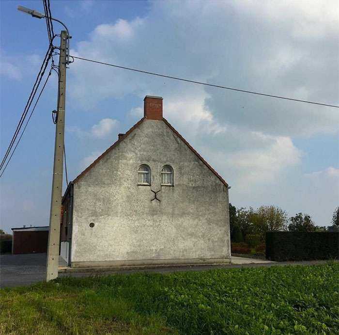 Belgian Guy Documents Ugly Houses He Sees And They're So Bad, It's Hilarious (30 Pics)