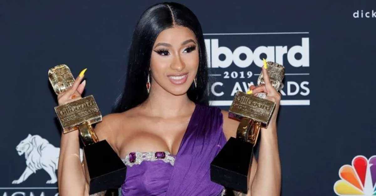 Cardi B Se Grabó Desnuda Para Demostrar Que No Retoca Sus Fotografías Creo Que Ya Nos Quedó Claro 8203