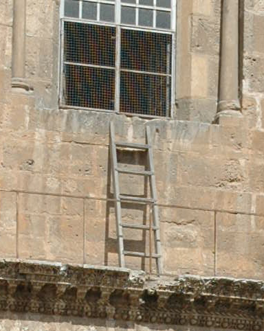 escalera en la iglesia