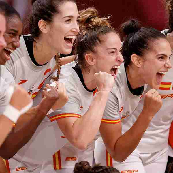 Mireia Rodríguez, la primera mujer en jugar en un equipo masculino de balonmano