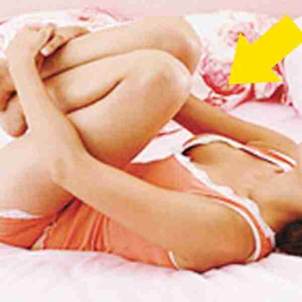 10 Posturas que deberías hacer en la cama antes de acostarte