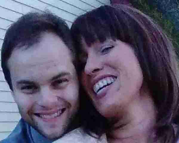 La historia de una madre y un hijo que se reencontraron tras 30 años y se enamoraron