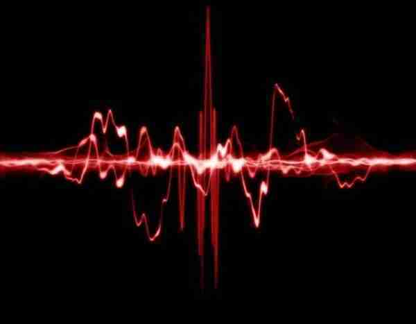 Una app para el sueño graba una psicofonía aterradora y se hace viral: ¿Tú también lo oyes?