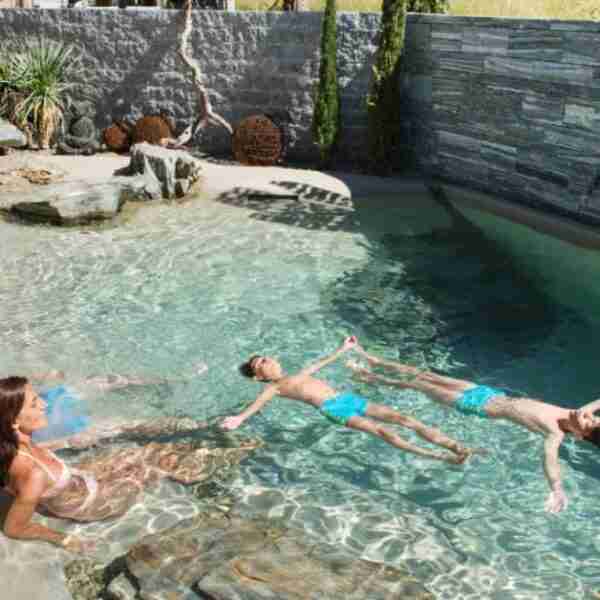 ¿Playa en casa? Piscinas de arena que querrás disfrutar en tu hogar