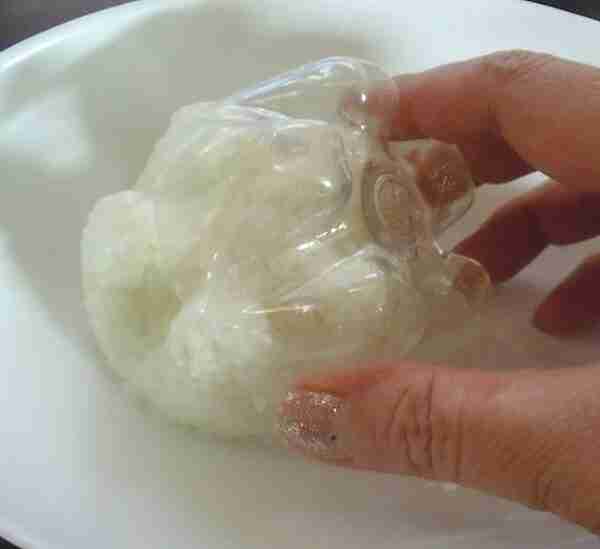 9 Trucos e Ideas para transformar y dar una nueva vida a las botellas de plástico vacías