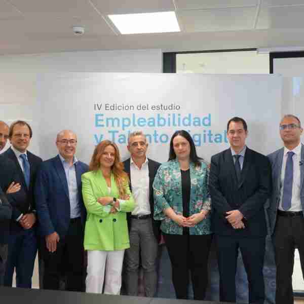 Se mantienen 7.000 vacantes anuales en puestos de trabajo cualificados del sector TIC en España