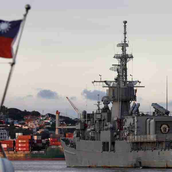 China envía buques y aviones de guerra cerca de Taiwán mientras la tensión en la región aumenta