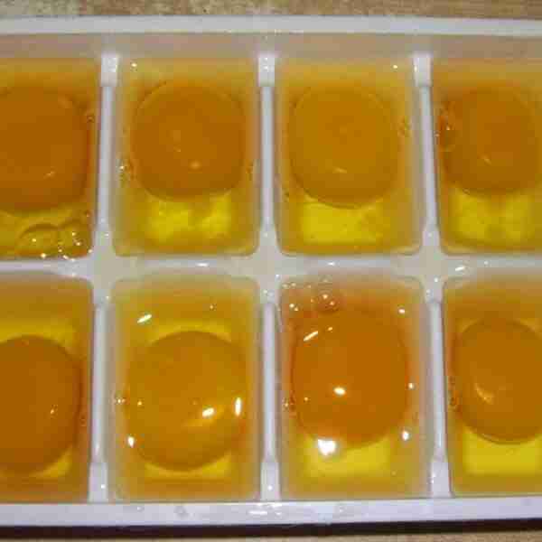 6 Trucos caseros que puedes probar en casa con las cubiteras de hielo