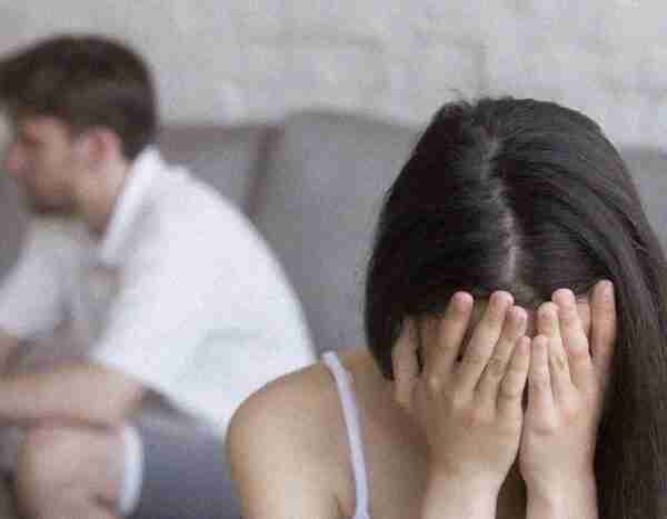 Descubre qué es el «negging» y por qué hay que evitarlo a toda costa