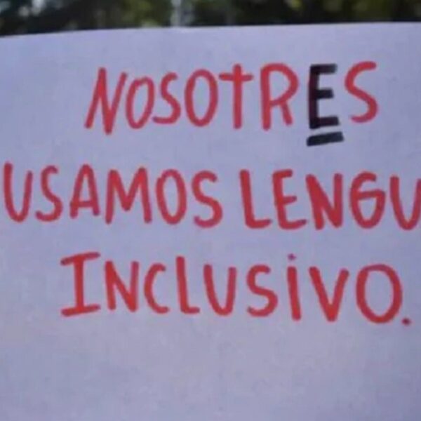 In Chile they’re asking to ban inclusive language in schools: “They impose ideologies on our children”