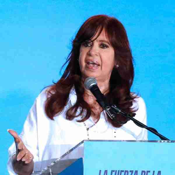 La vicepresidenta argentina, Cristina Fernández de Kirchner, fue condenada a 6 años por corrupción